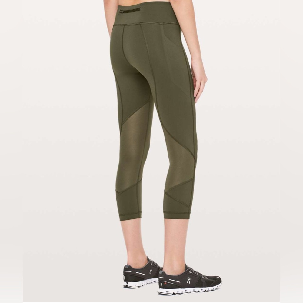 EUC Lululemon Pace Rival Crop *Full-On Luxtreme 22" 6